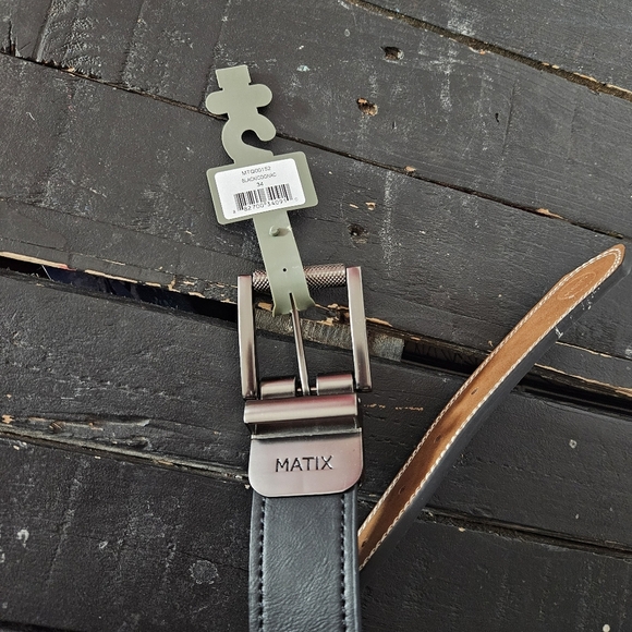 Matix NWT Men's 34 Black Tan Reversible Leather Belt - Picture 5 of 5